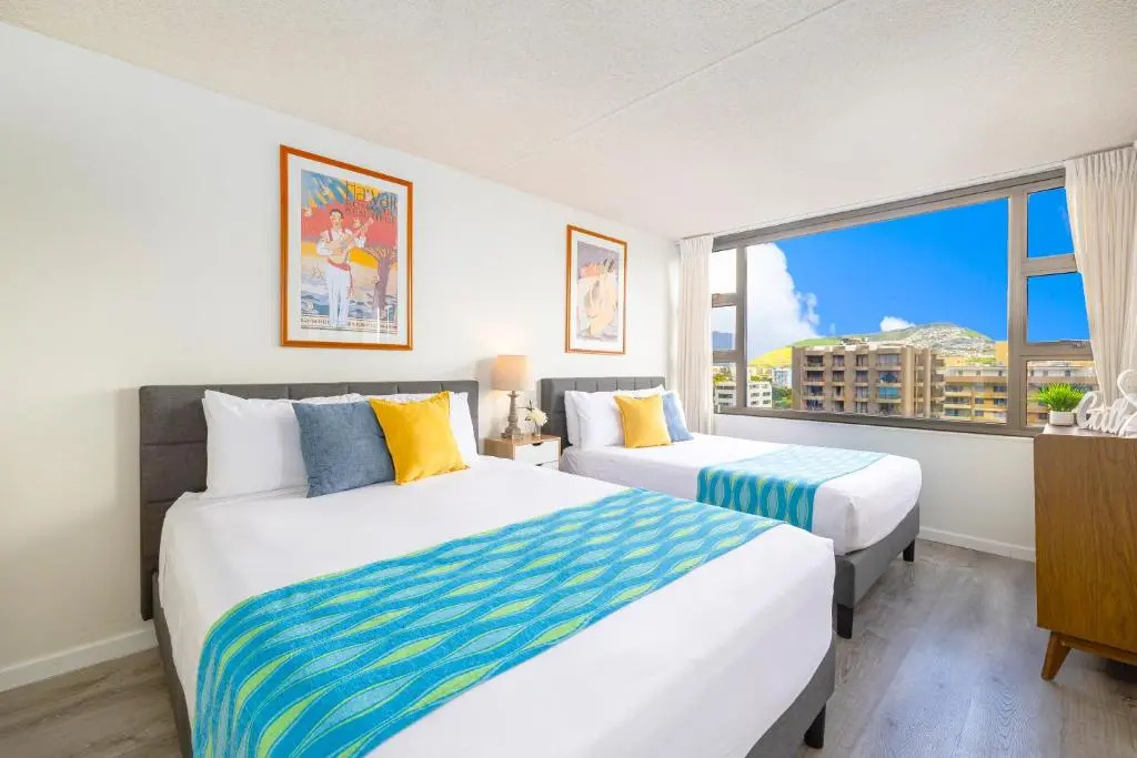 Beautiful 17th Floor Condo with AC, WiFi, Parking - Short Walk to Beach