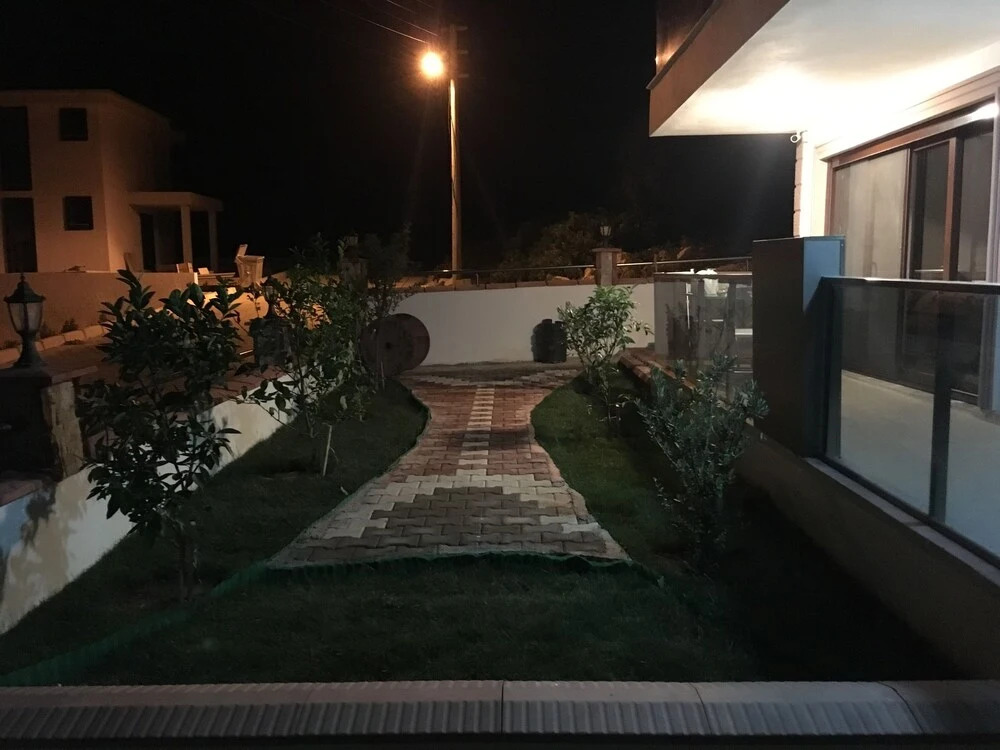 Seraysen Apart