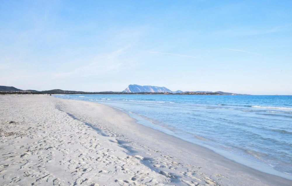 Stunning Home in San Teodoro With Wifi and 2 Bedrooms