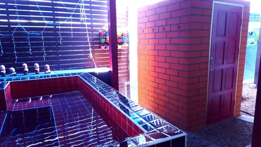 Super Hostel