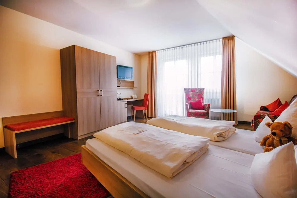 Landhotel und Weingasthof Schwarzer Adler