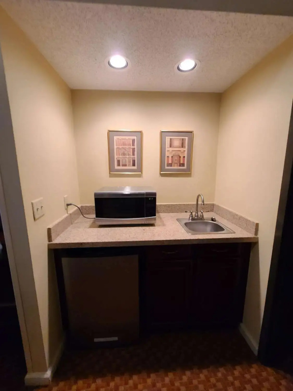 Best Western Hickory