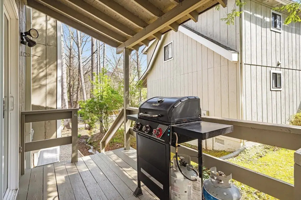 Maggie Valley Mtn Escape w/ Fire Pit & Deck