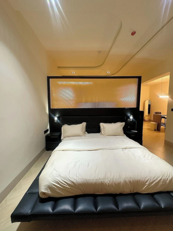 Lia's Court Apartment