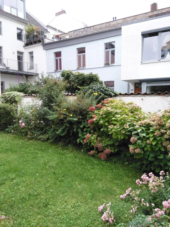 Altstadt Bonn mit eigenem Parkplatz und Garten