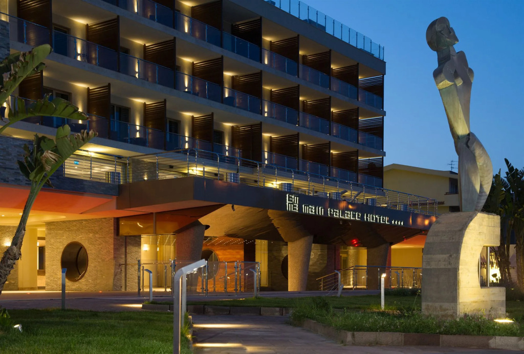 Main Palace Hotel