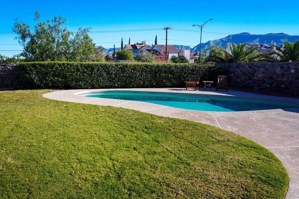 El Paso Retreat w/ Pool: 11 Mi to Downtown!