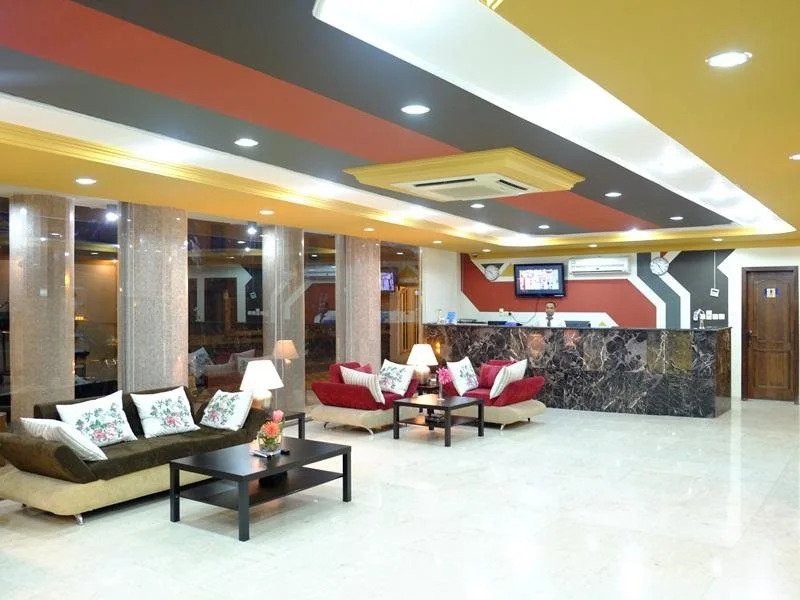 Plaza Home