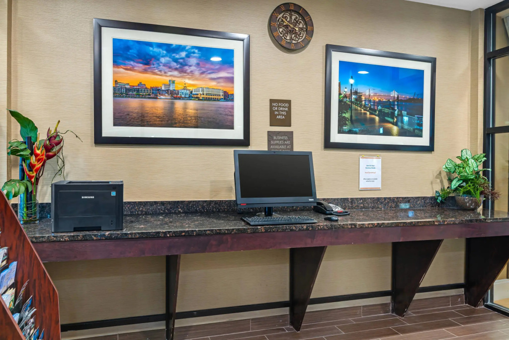 Comfort Suites Savannah Gateway I-95