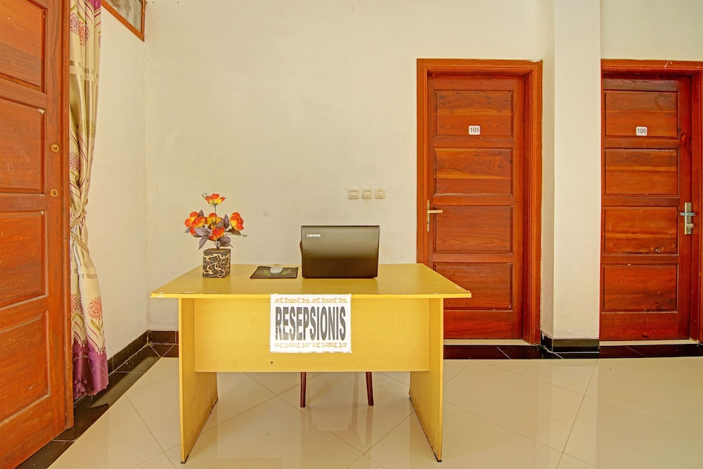 OYO 91852 Prima Guesthouse Syariah