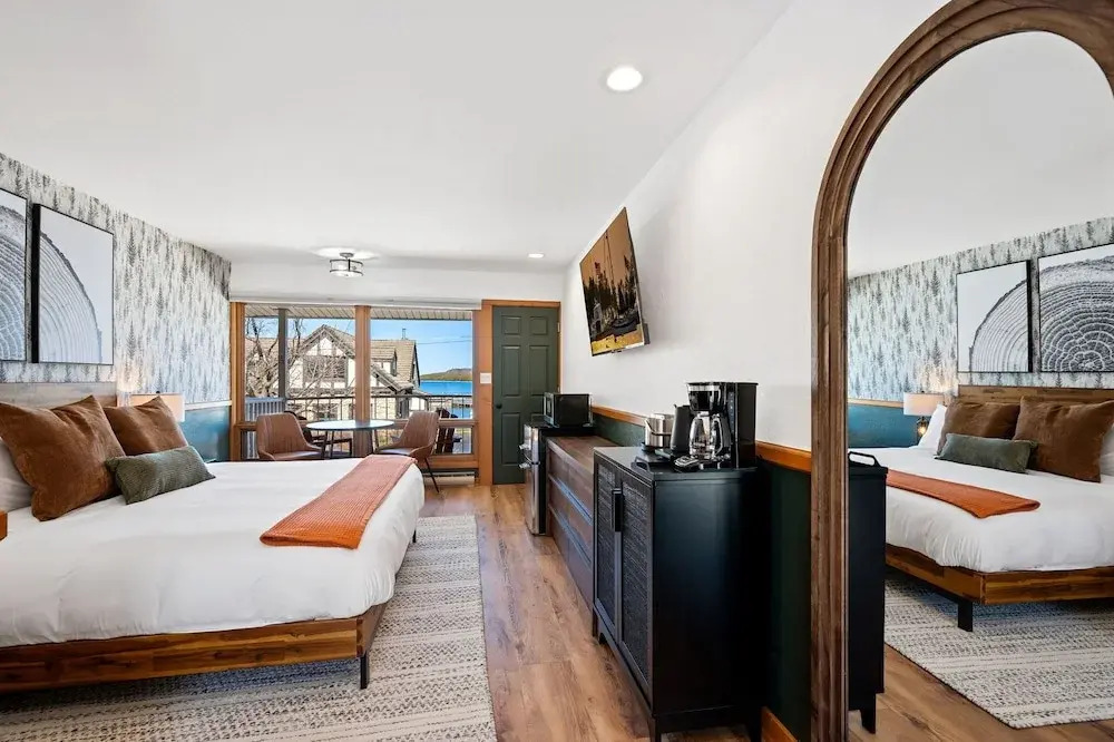 Spruce & Shore Motel