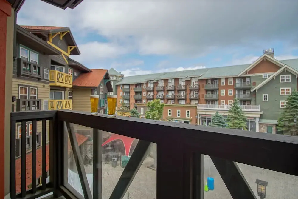 Rimfire 322-323: Combined 2 one Bedroom Units, Slopeside
