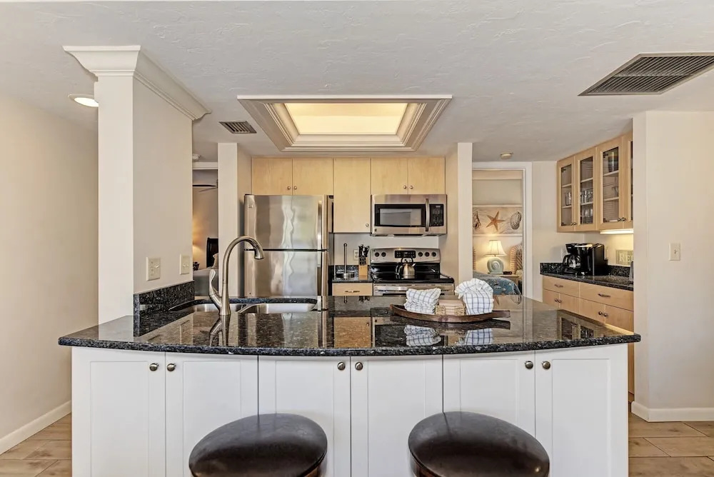 Midnight Cove Ii 831f - Beautiful Vacation Rental! 2 Bedroom Condo