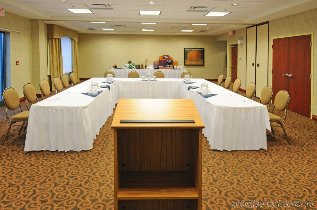 Holiday Inn Express & Suites - Belleville by IHG