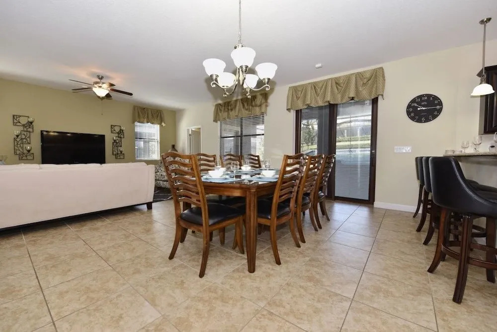 Champions Gate-9117eeclgil 7 Bedroom Home