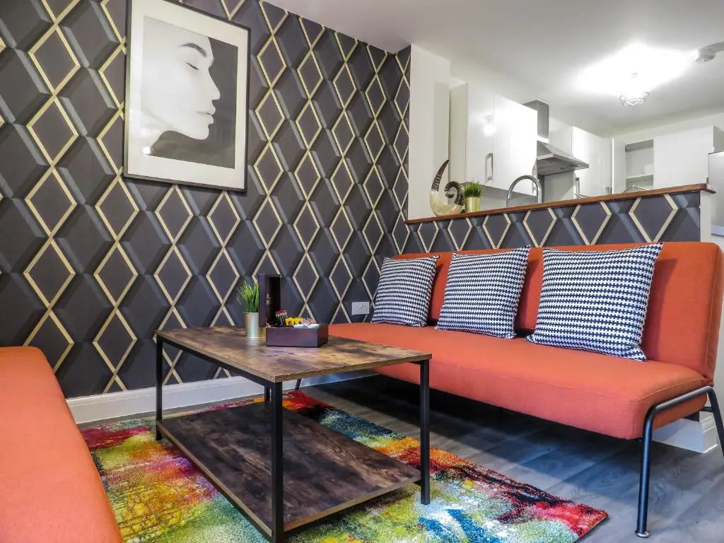 Tudors eSuites 5 Bed House