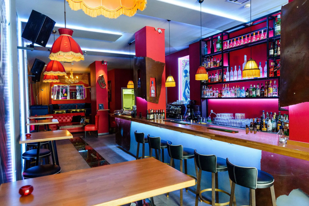 LUX Hotel 5 mins walk from port of Piraeus and metro station