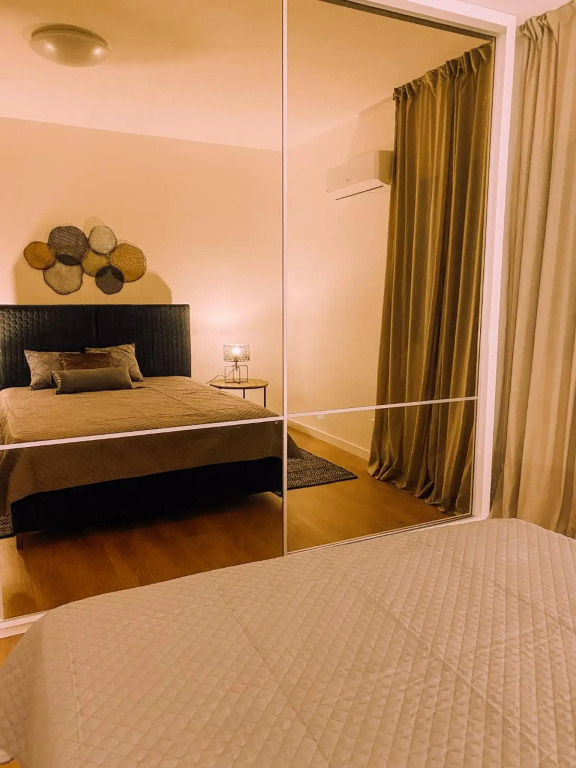 Newly Renovated Super-Chic Apartment