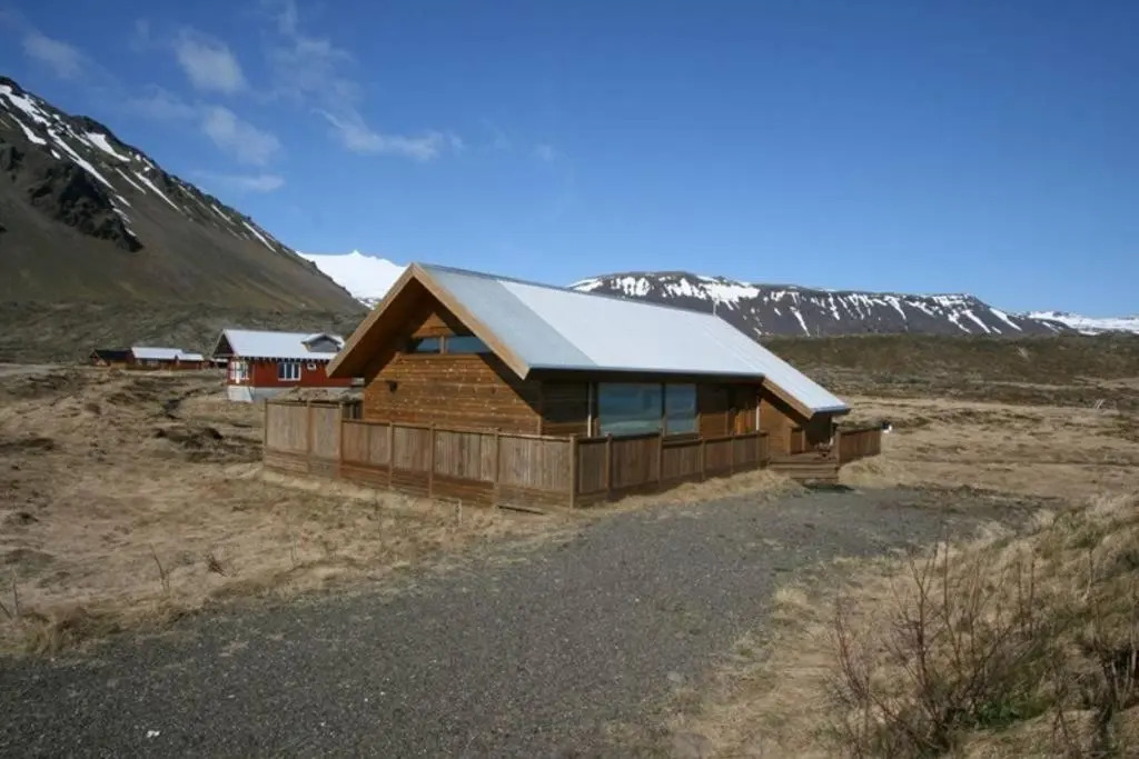 Glass House with River & 360 Degree View