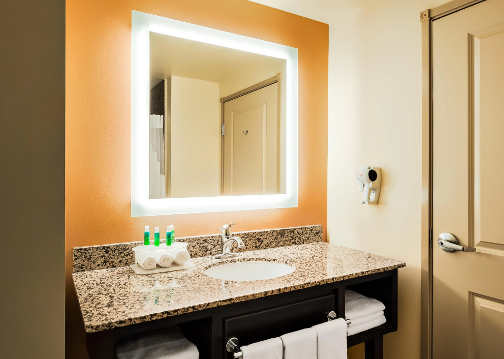 Holiday Inn Express and Suites Missoula by IHG