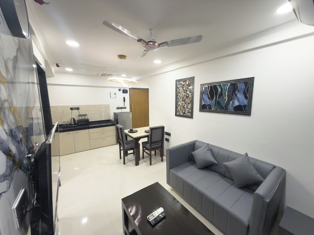 Astha Home- The Borivali Suites