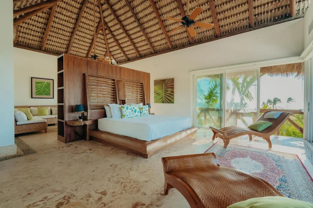 Unique Luxury Villa With Full Staff and Ocean View