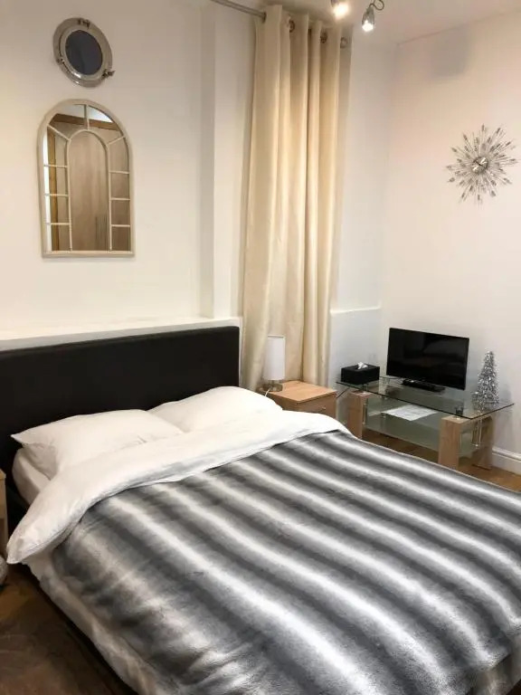 Modern Apartment in Twickenham Highstreet