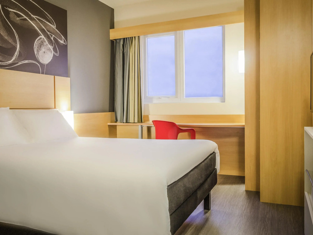 Ibis Porto Alegre Assis Brasil - Estacionamento Gratuito para hospedes
