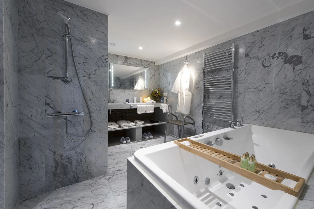 Snow Lodge Hotel Courchevel 1850