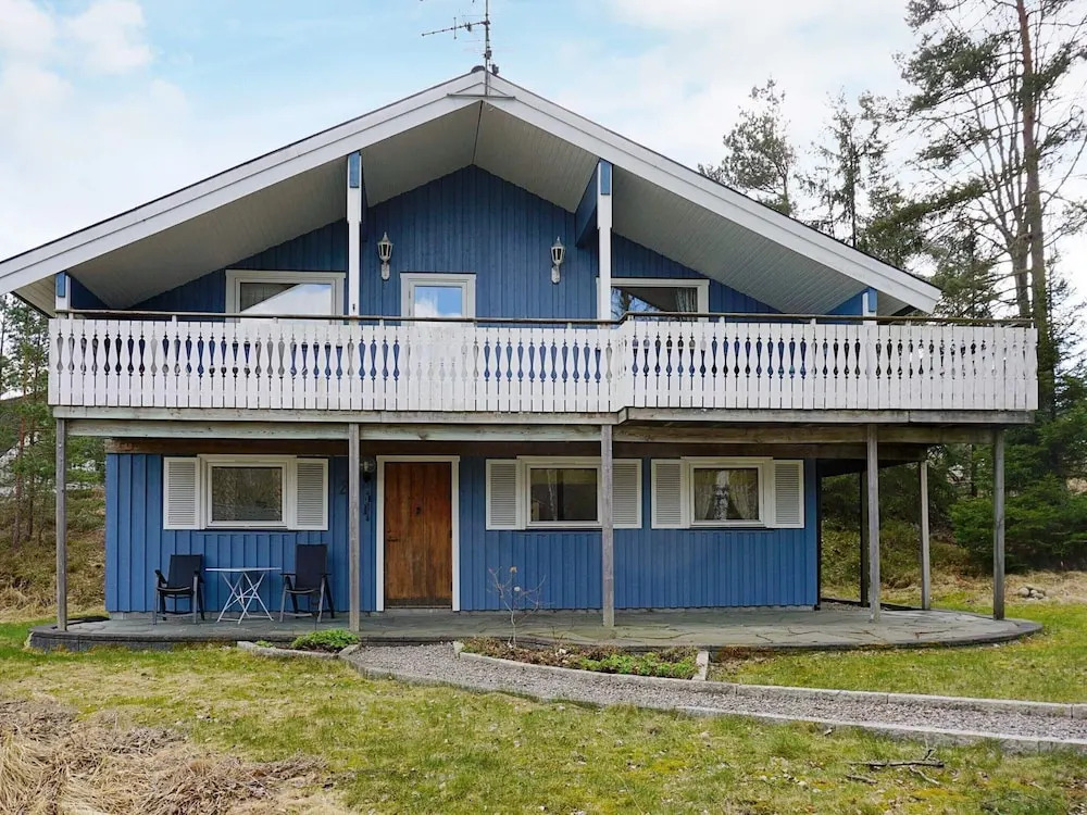 6 person holiday home in Strömstad