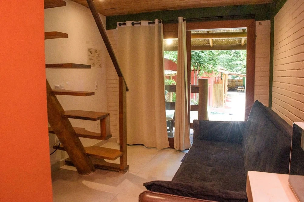 Chal 2 com Churrasqueira e Ar a 200m da Praia