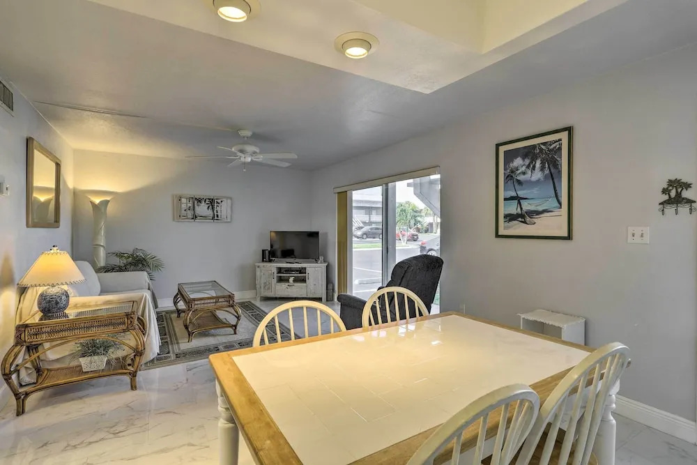'the Palms' Cocoa Beach Condo: Walk to Beach!