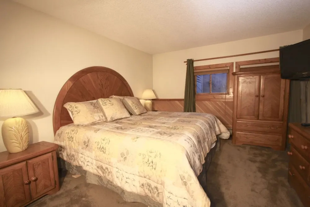 113ab Wptc - Cranmer Rd 3 Bedroom Condo