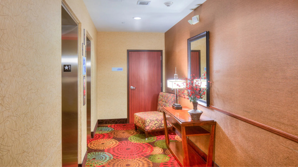 Holiday Inn Express Hotel and Suites Elk City by IHG
