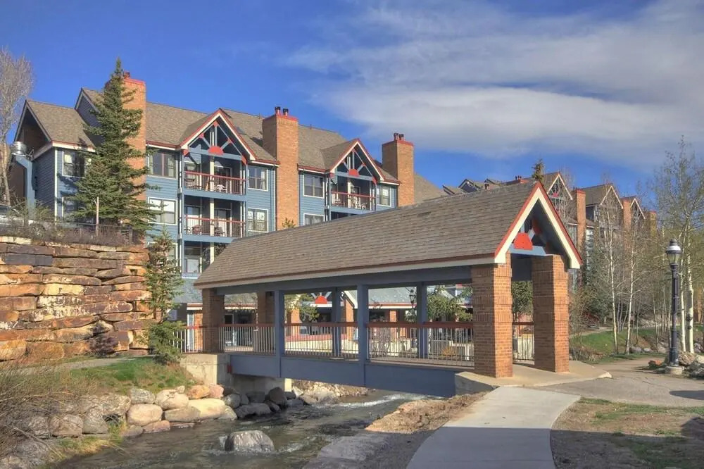 Inviting Winter Hideaway - Walk To Apres-ski Fun Sleeps 4 1 Bedroom Condo by RedAwning