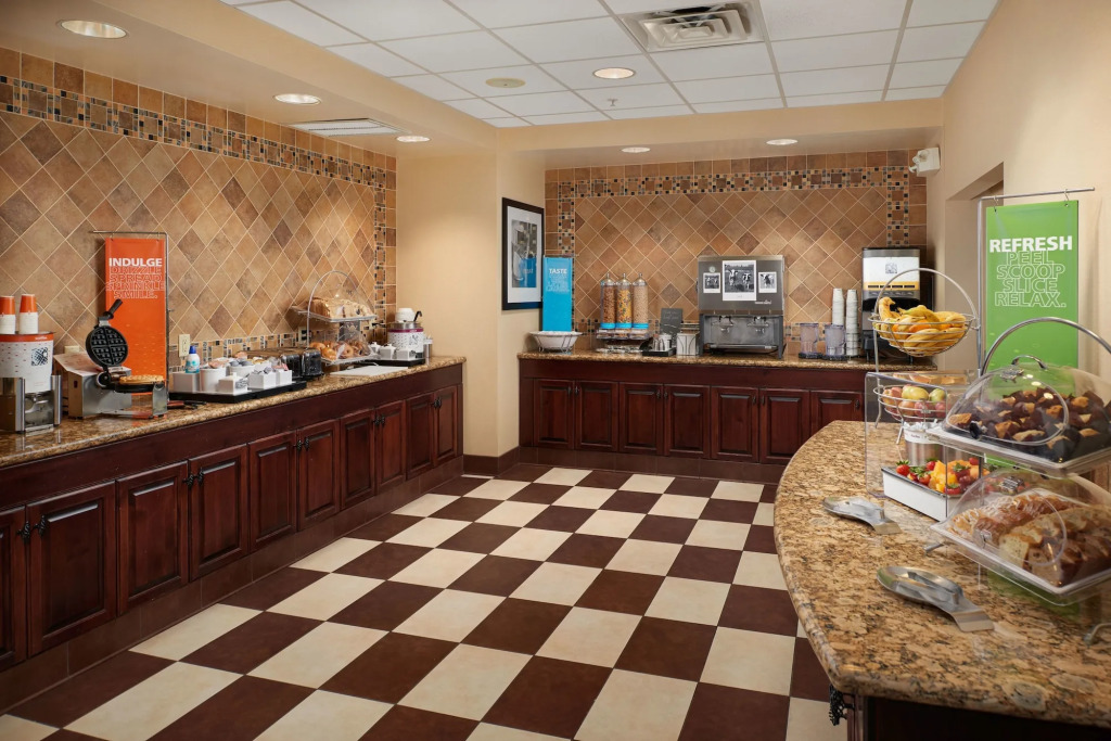 Hampton Inn & Suites Rogers
