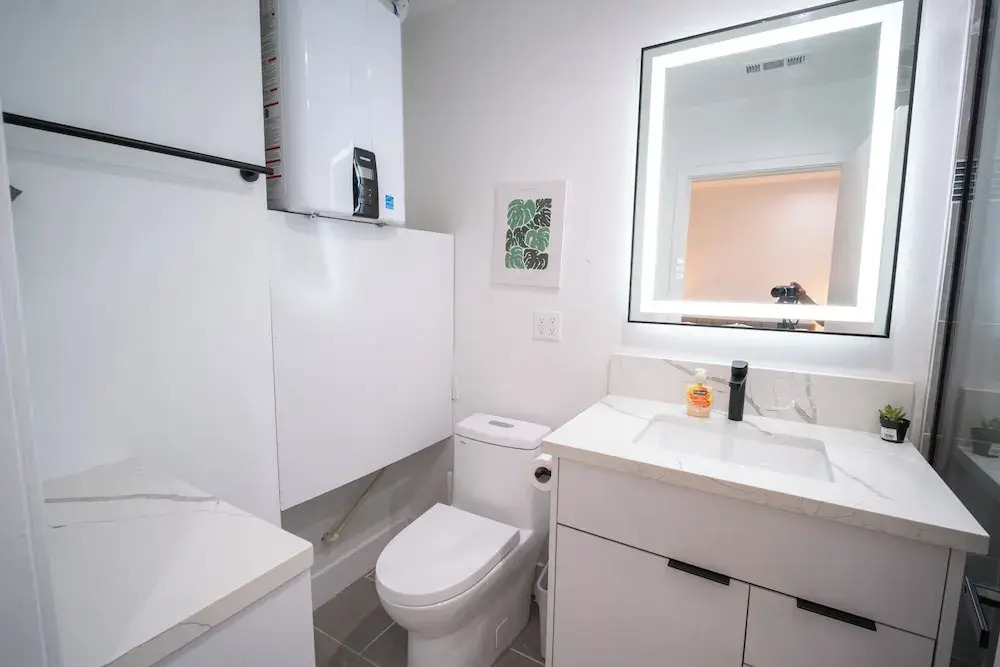 Stylish Private Room by Downtown LA
