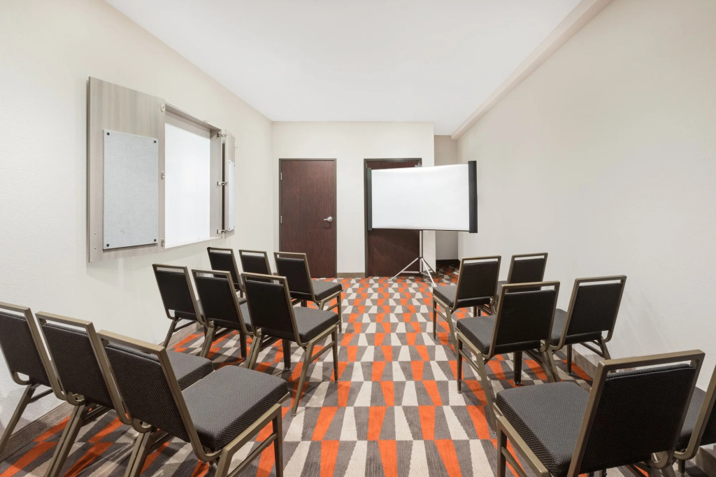 Microtel Inn & Suites By Wyndham Perry