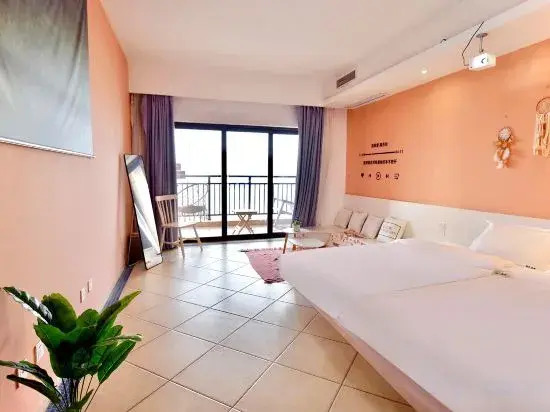 Huizhou Double Moon Bay Evening Wind Holiday Sea View Apartment