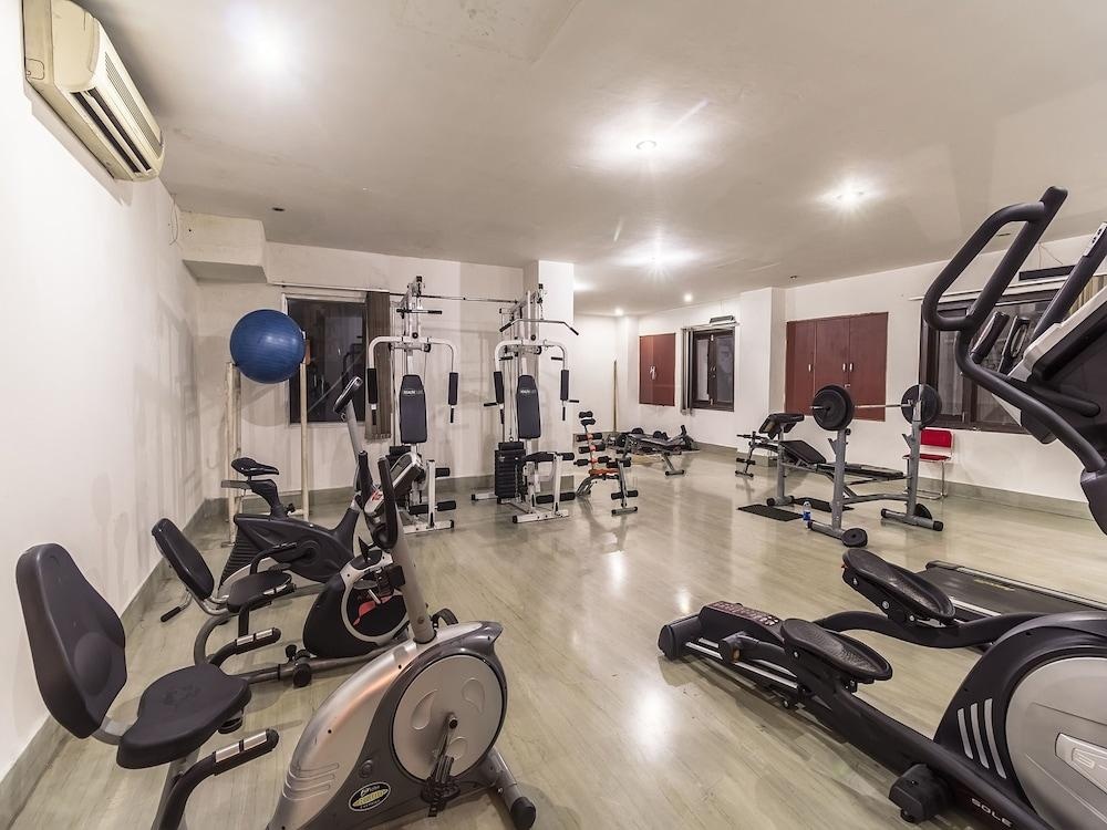 OYO 8450 Hotel Grand Starline