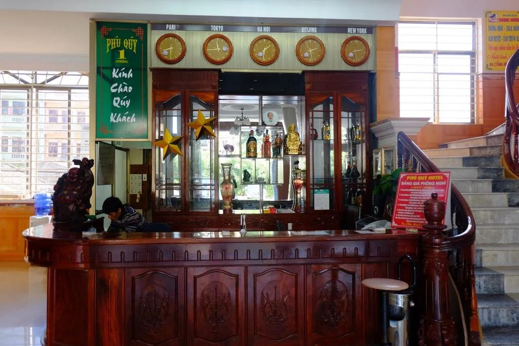 PHÚ QUÝ HOTEL near ĐÔNG KINH MARKET