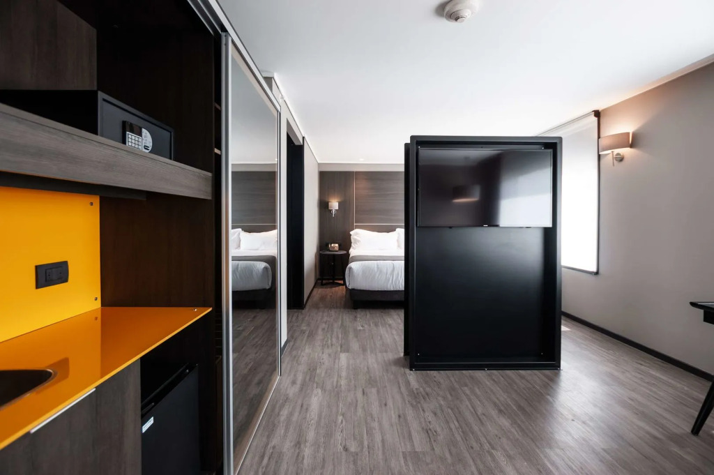 Ola Santiago Providencia, Tapestry Collection by Hilton