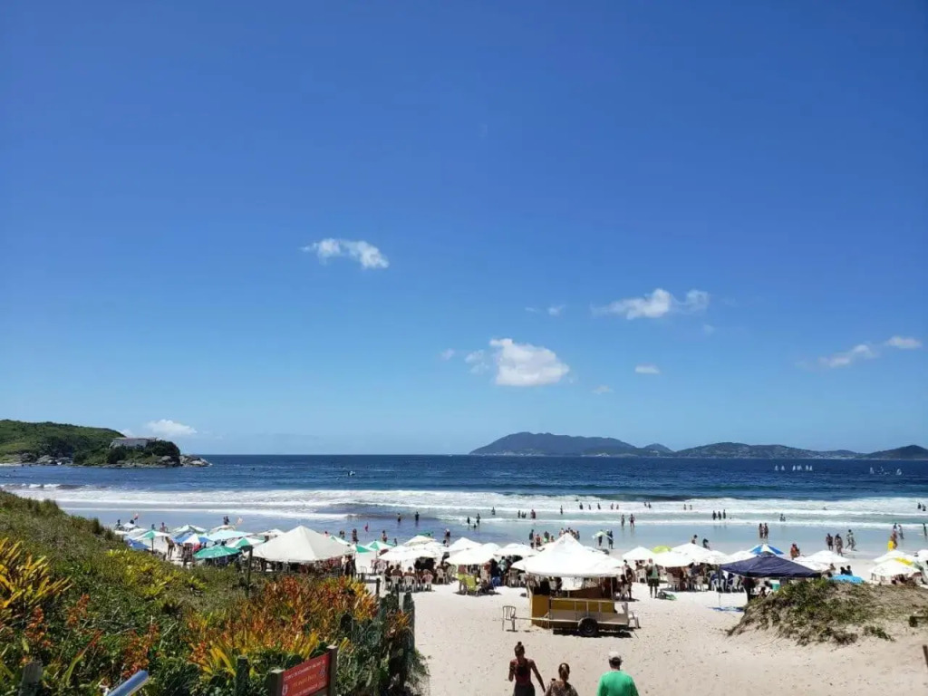 Amplo Apartamento - 98M da praia do forte - Pertinho de tudo!