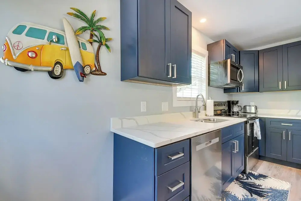 1 Mi to Beach & Pier! Chic Ocean Isle Studio