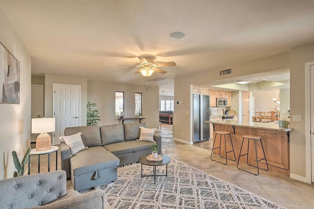 1 Mi to Beach: Lake Havasu Oasis w/ Lake View