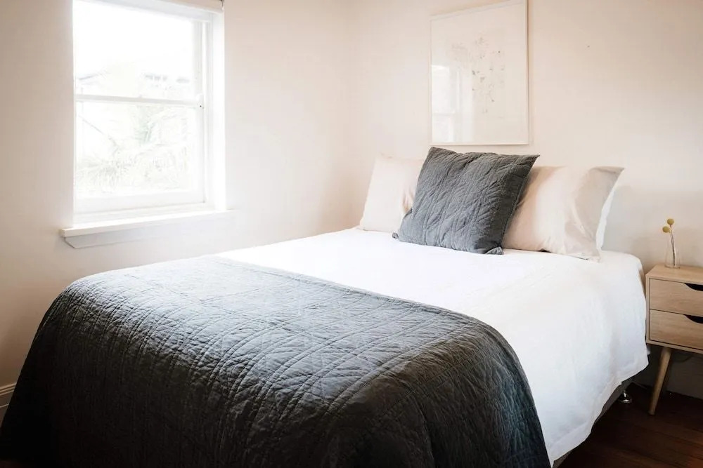 Elwood Beach Calming Tones - Rejuvenate Stays