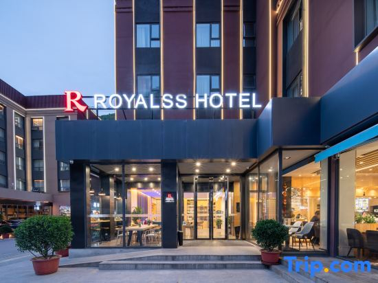 R ROYALSS HOTEL (Jiuzhaigou Valley Scenic and Historic Interest Area Tourist Center)