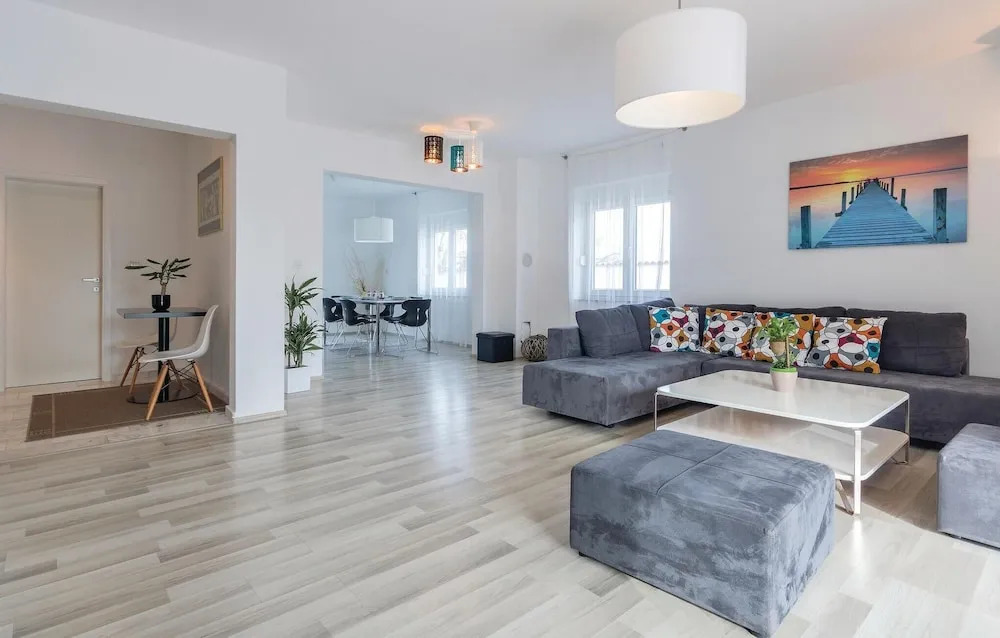 Amazing Home in Pula With Wifi and 4 Bedrooms