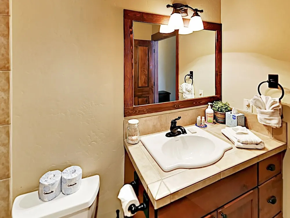 85 Cozens Pointe - 2 Br Townhouse