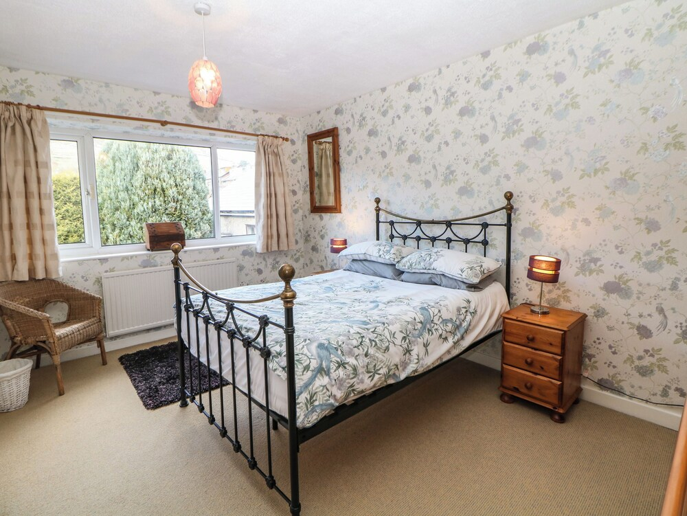 Lower Lane House